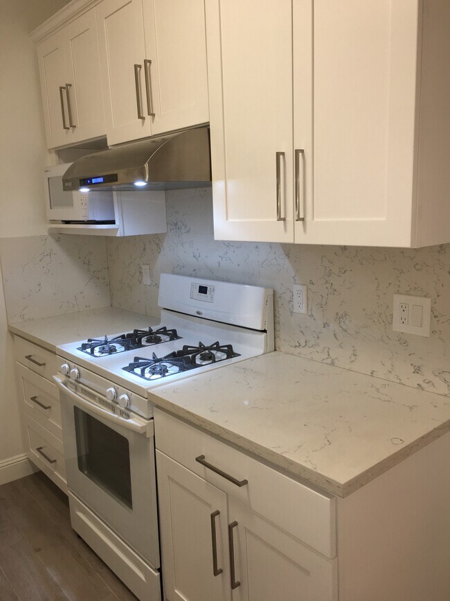 Kitchen - 2 Dawson Pl