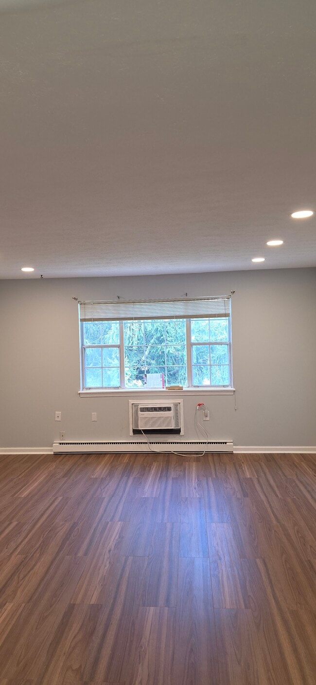 Living Room - 103 Horse Pond Rd