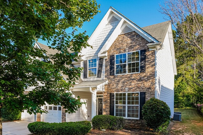 Building Photo - 250 Lantana Dr