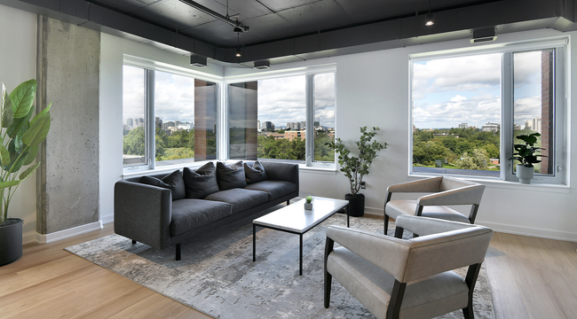 AMENITY ROOM - 36 Robinson Av