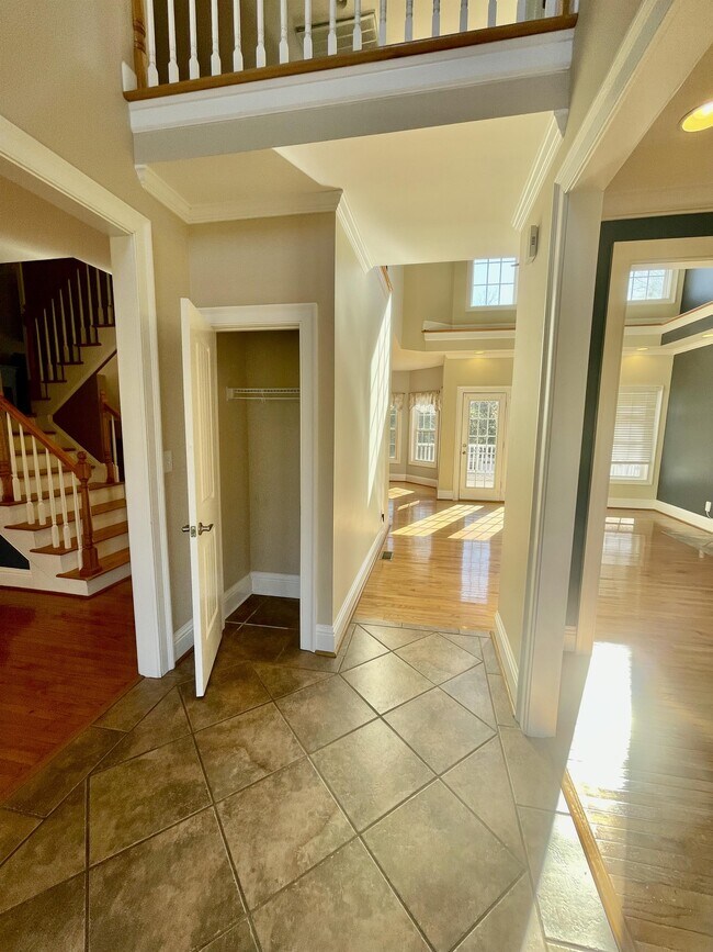 Building Photo - 1040 Hooper Woods Dr