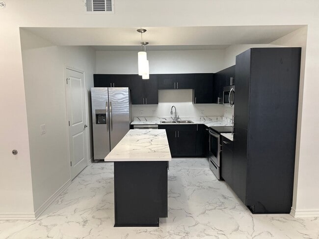 Interior Photo - Hampton Astoria