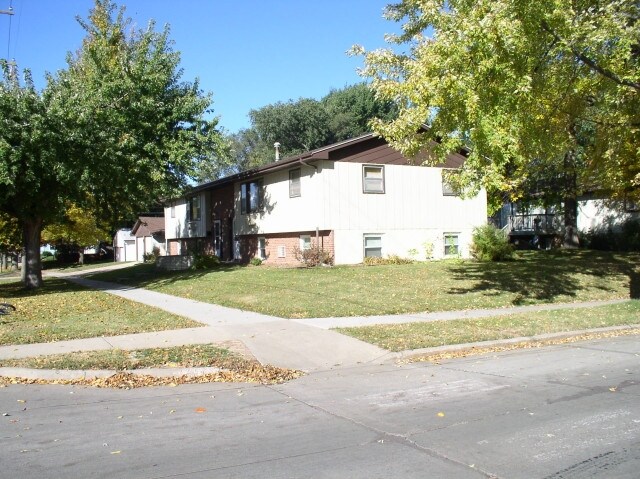 Primary Photo - 800 W 4th St