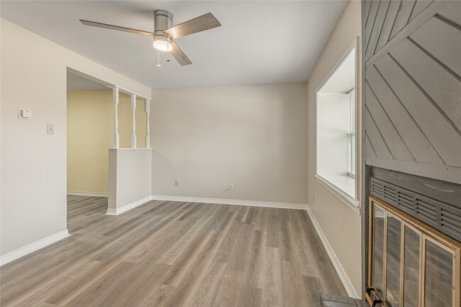 Building Photo - 1401 Ave O