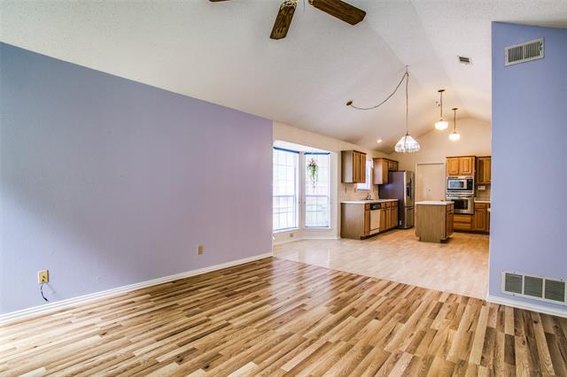 Building Photo - 2110 Wedgewood Dr