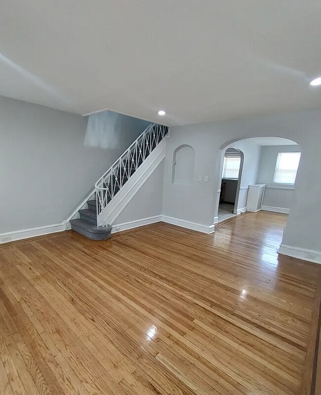 Foto del edificio - 6713 Guyer Ave