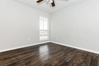 Building Photo - 4400 Memorial Dr