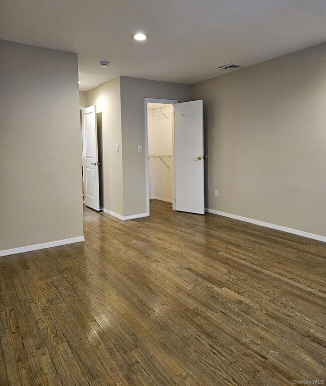 Foto del edificio - 60 Marwood Rd N