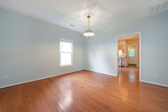 Foto del edificio - Adorable 3 BR Home close to Duke Universit...