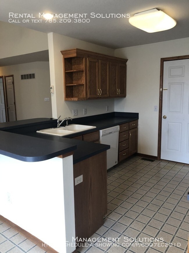 Foto del edificio - Shawnee Heights School District-3 bedroom