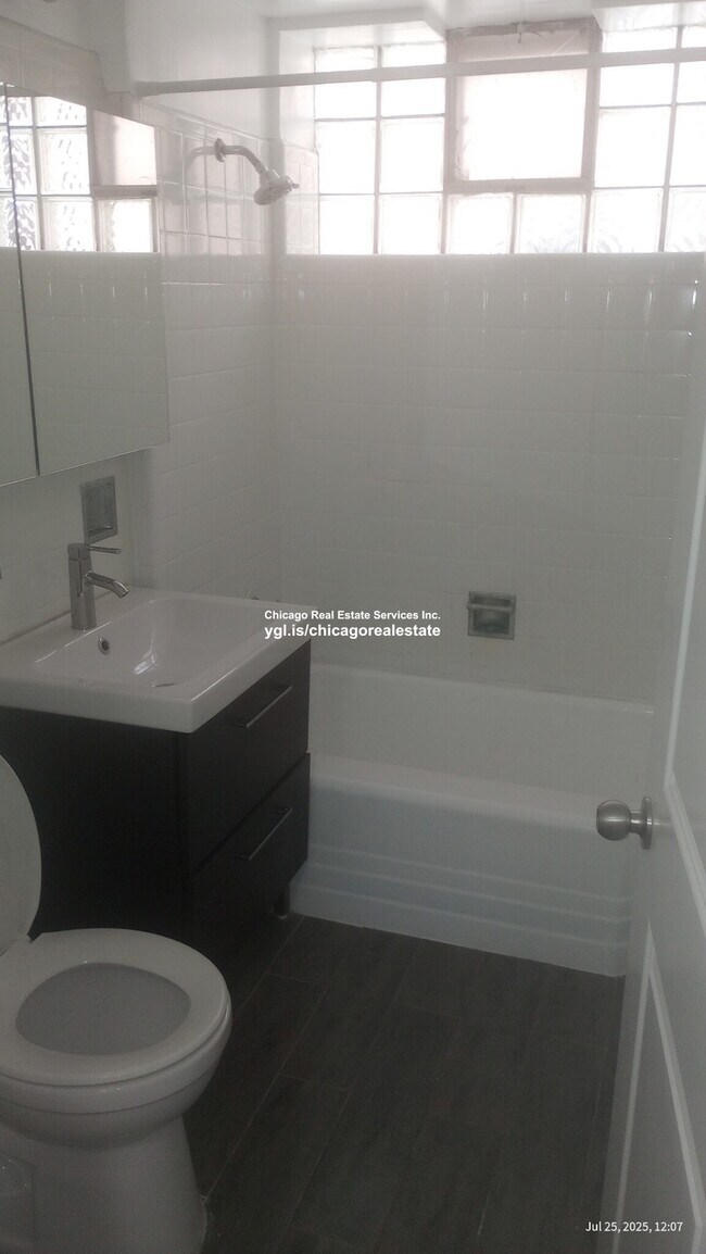 Foto del edificio - 2754 W North Shore Ave