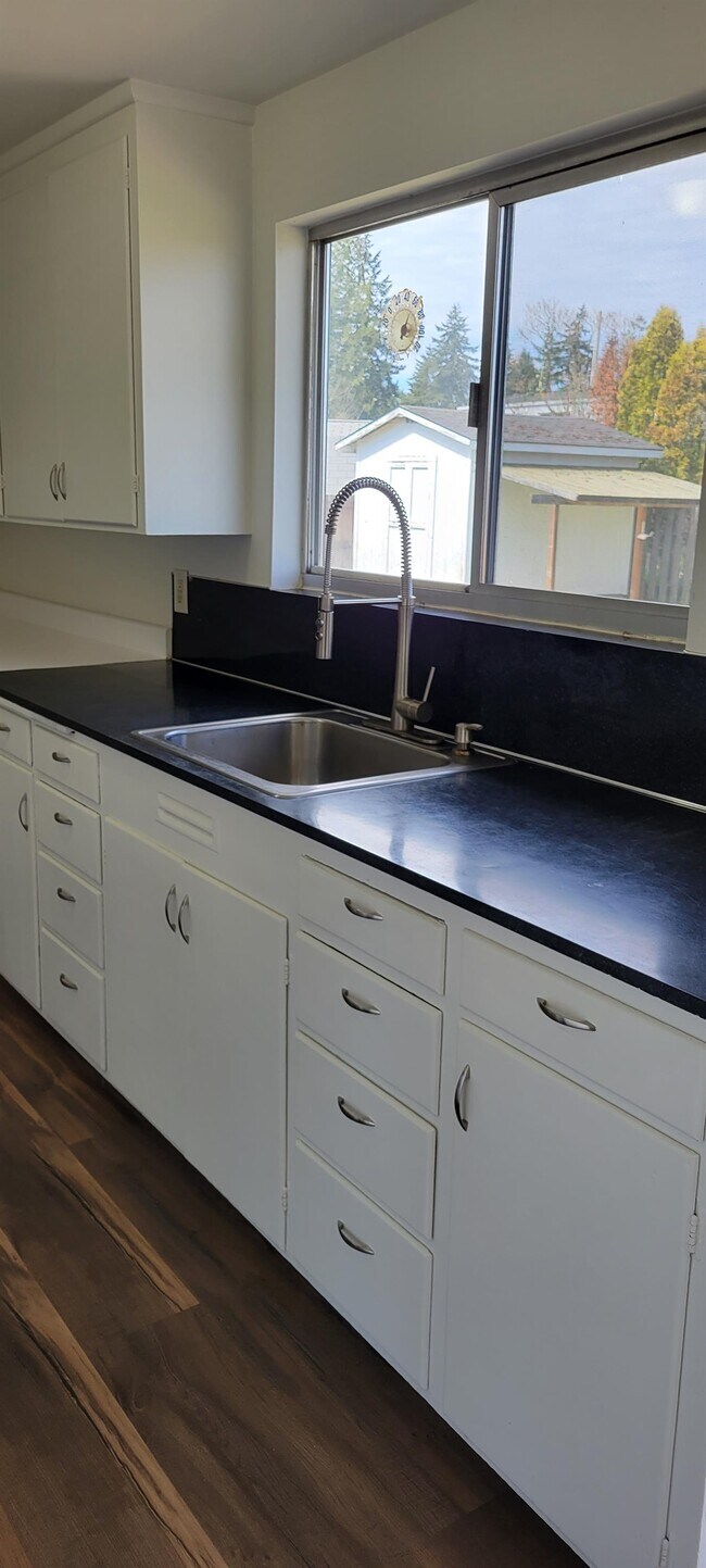 Foto del edificio - 6207 Wildaire Rd SW