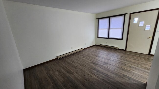 Building Photo - Charming lower level 1-Bed Escape with Ful...