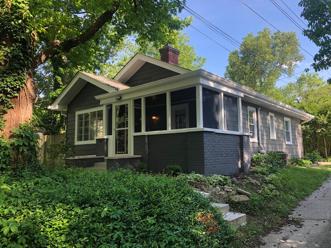 Primary Photo - 921 Northview Ave
