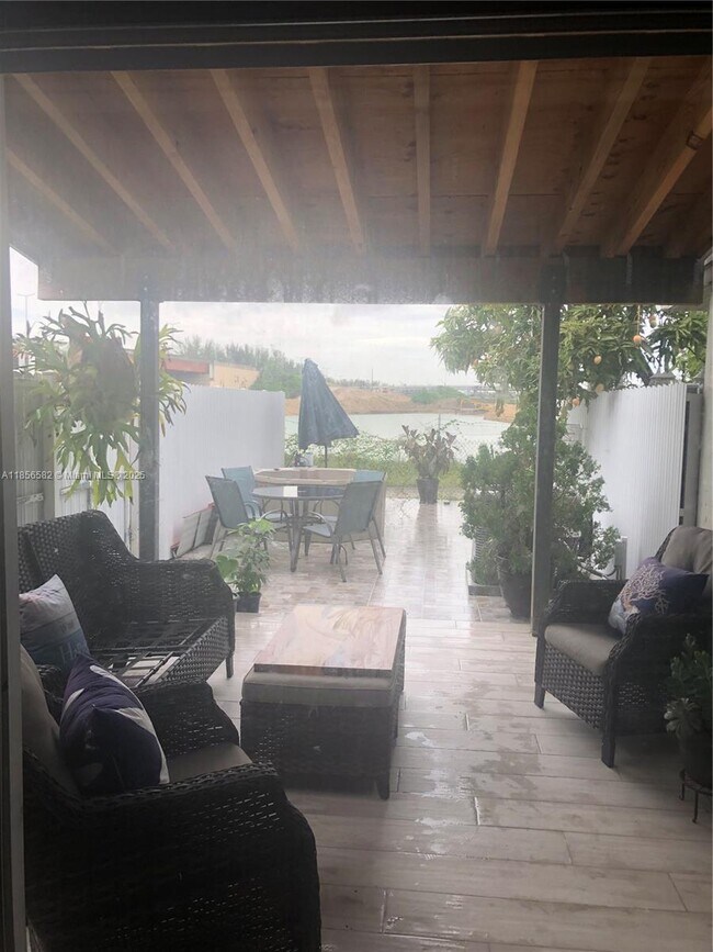 Foto del edificio - 1155 NW 123rd Ct