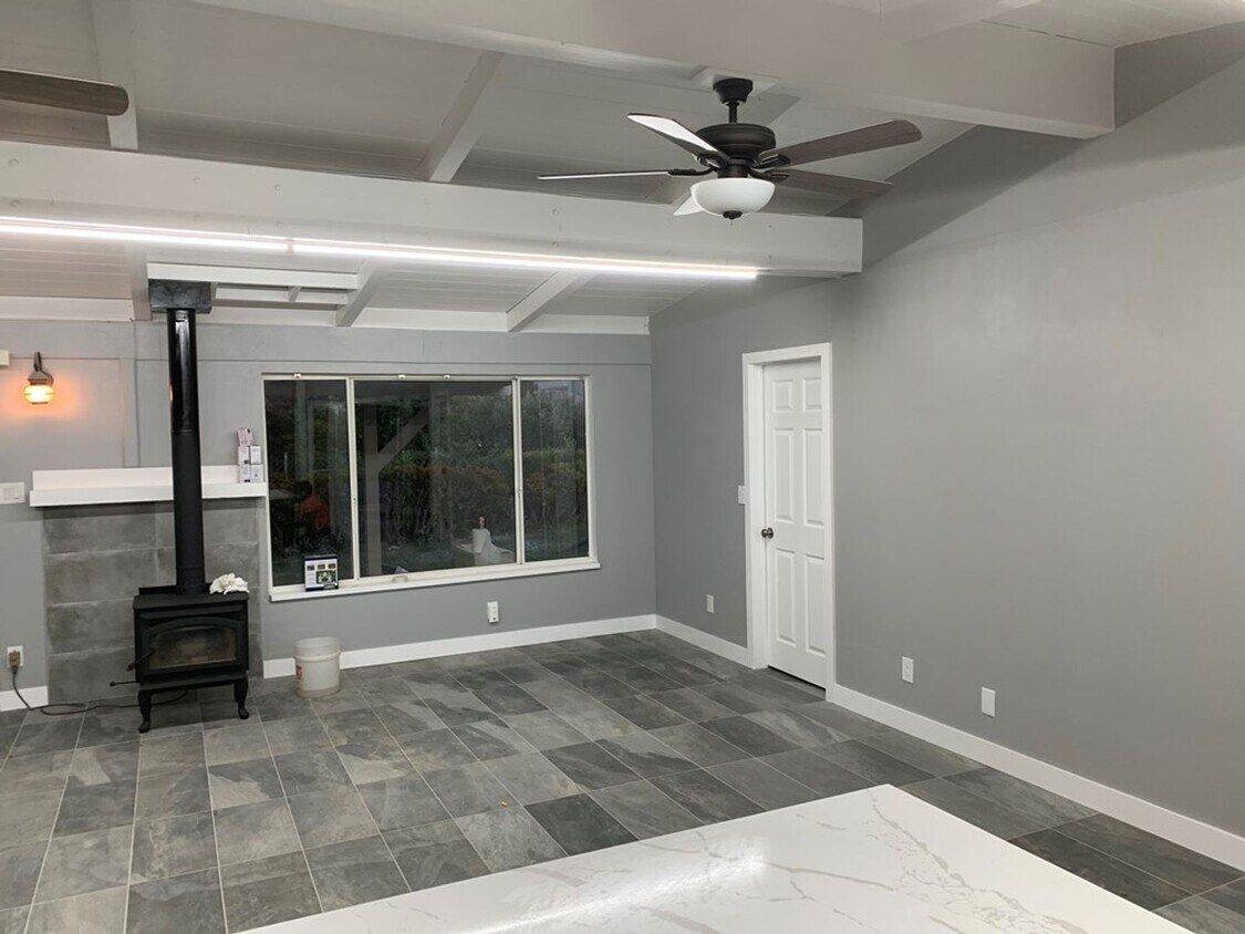 Foto del edificio - Charming Adobe Ranch Style Home