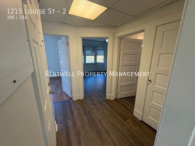 Foto del edificio - 1215 Louise St