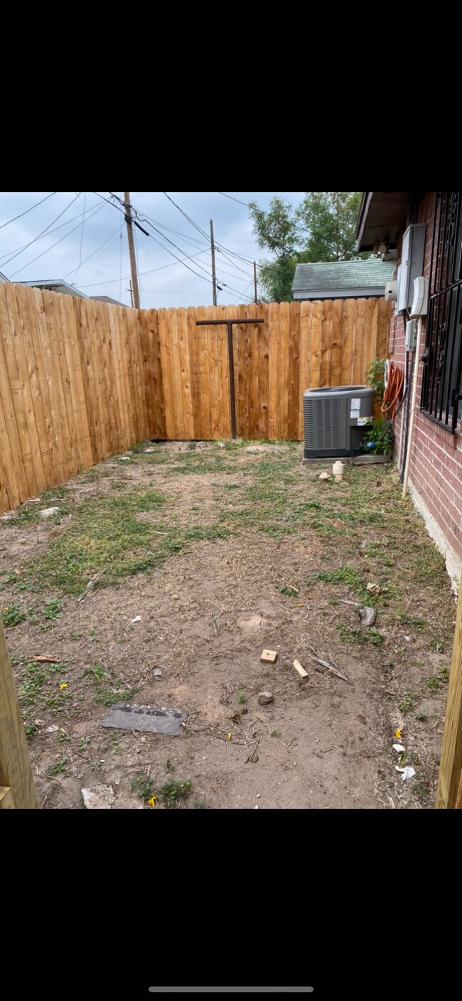 Backyard area - 916 S 17th 1/2 St