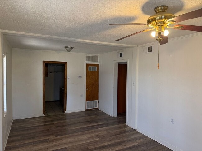 Foto del edificio - 2 Bed 1 Bath Home