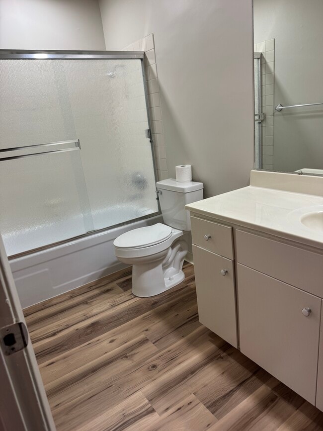 Building Photo - 100 Kinross Dr