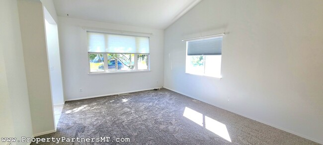 Foto del edificio - Beautiful 3 Bed 2.5 bath house in a charmi...