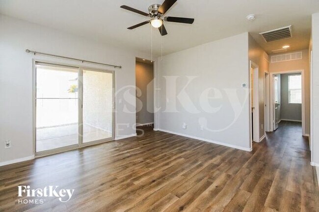Foto del edificio - 11534 E Cliffrose Ln