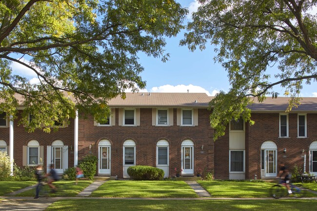 Building Photo - Georgian Court Townhomes