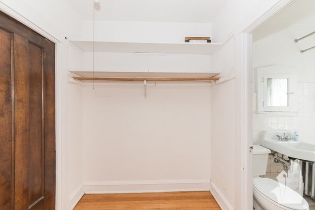 Foto del edificio - 1940 W Wilson Ave