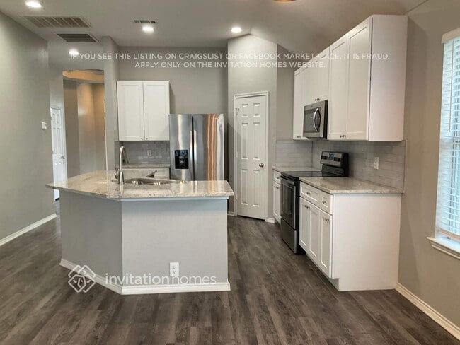 Building Photo - 713 Geary Dr
