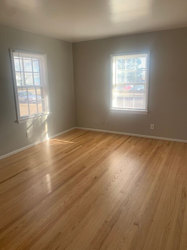 Building Photo - 2 BEDROOM, 1 BATHROOM APARTMENT NEAR ALTA ...