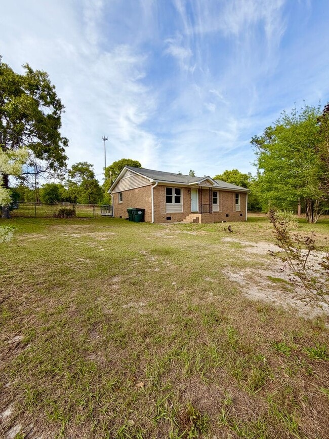 Building Photo - 100 Brown Ln
