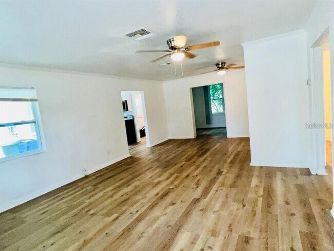 Foto del edificio - 1247 Davis Rd