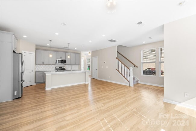 Building Photo - 107 Cranford Dr
