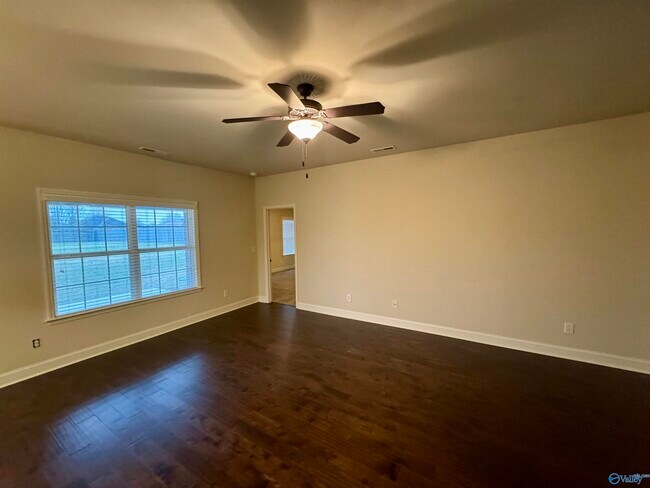 Foto del edificio - 102 Silvermoon Ln