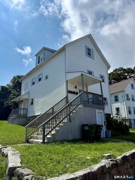 Building Photo - 205 Shaw St