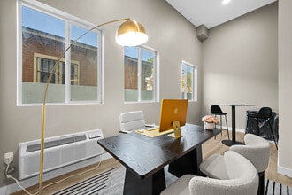 Building Photo - 4347 Woodlawn Ave