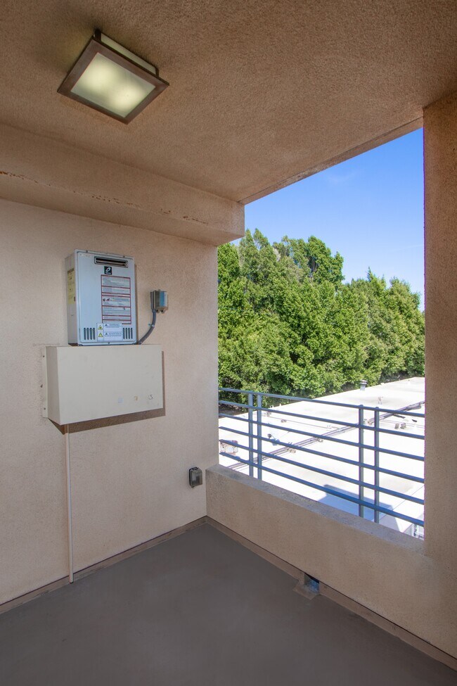 Foto del edificio - 13429 Vanowen St