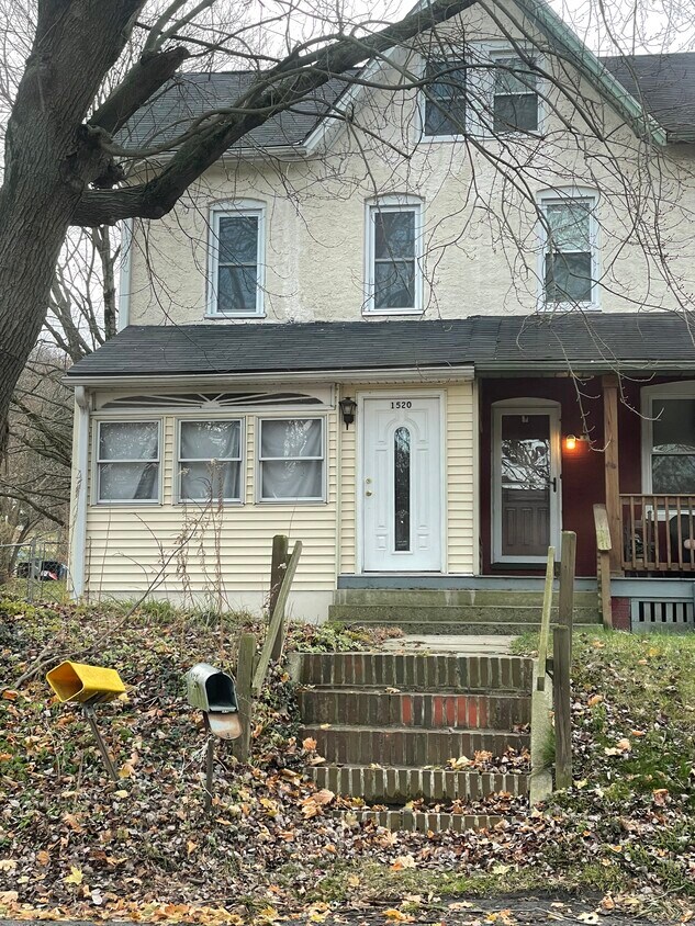 Front - 1520 Valley Rd