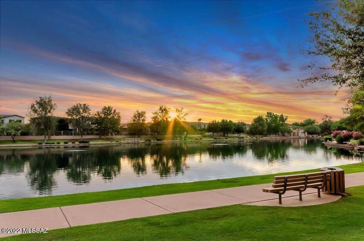 Primary Photo - 5 Bedroom Home on the Lake in Rancho Sahua...