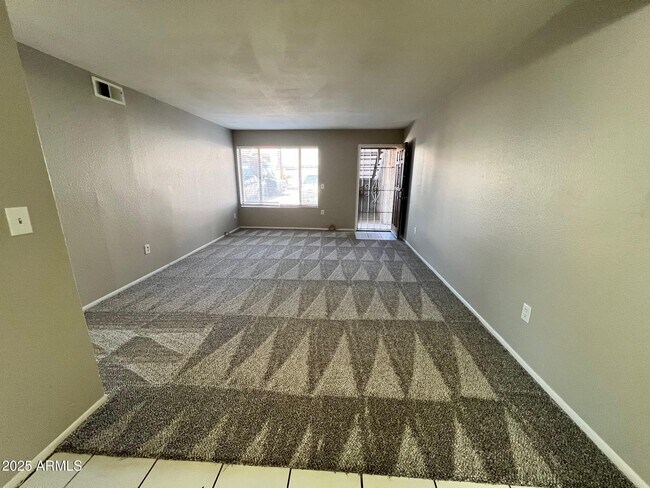 Foto del edificio - 1927 E Hampton Ave