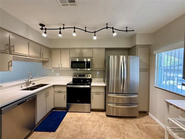 Foto del edificio - 1600 Woodland Dr