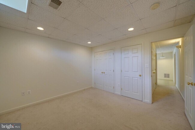 Building Photo - 7998 Martown Rd