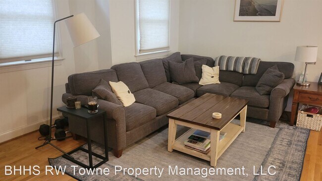 Building Photo - 4 br, 3.5 bath House - 839 Botetourt Gardens