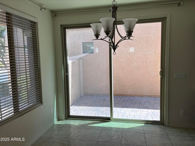 Foto del edificio - 9213 W Meadow Dr