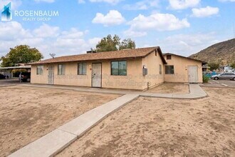 Building Photo - 1702 W Shangri La Rd