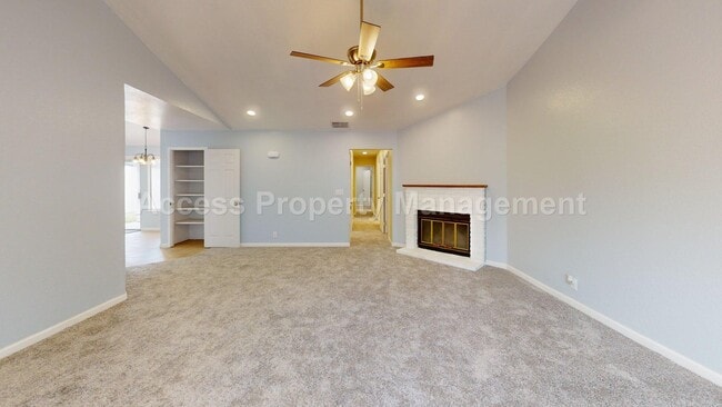 Building Photo - 3728 Terneuzen Ave