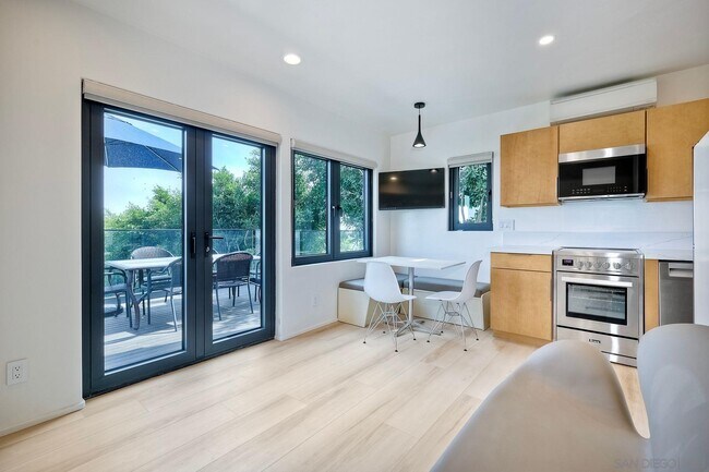 Foto del edificio - 747 Armada Terrace