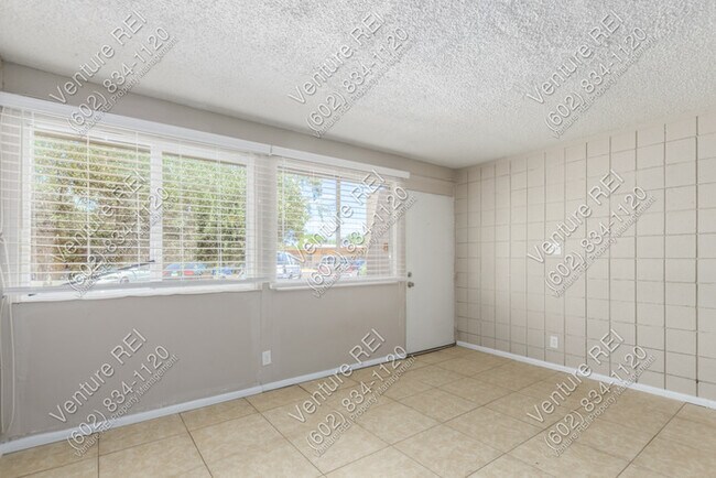Building Photo - 2018 W Cactus Rd