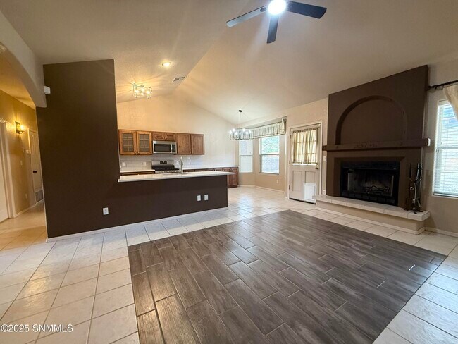 Foto del edificio - 2562 Scenic Crest Loop