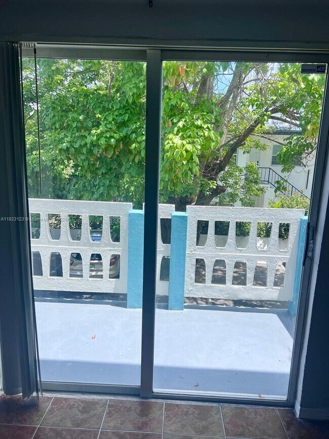 Foto del edificio - 7820 NE Bayshore Ct